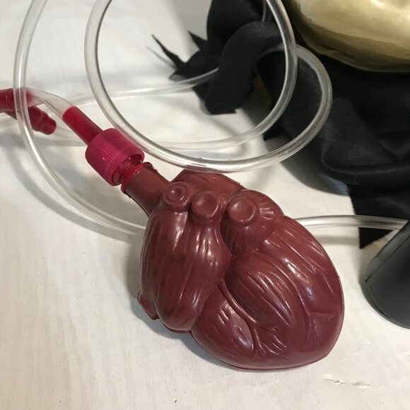 Hooded Skull Mask Heart Pump Dripping Fake Blood Fun World Animated Halloween - Picture 4 of 7